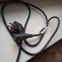Захранващ кабел за настолен компютър