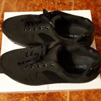 Черни обувки, снимка 1 - Дамски ежедневни обувки - 29235379