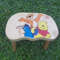 Ръчна изработка дървени трикраки столчета, снимка 1 - Столове - 42130253