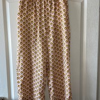 Сатенен нова  панталон Zara, снимка 2 - Панталони - 39910747