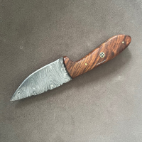 Ловен нож от Дамаска стомана с дръжка от палисандрово дърво и кожена кания, снимка 3 - Ножове - 44744841