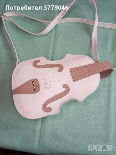 Дамска кожена чанта Китара, снимка 1