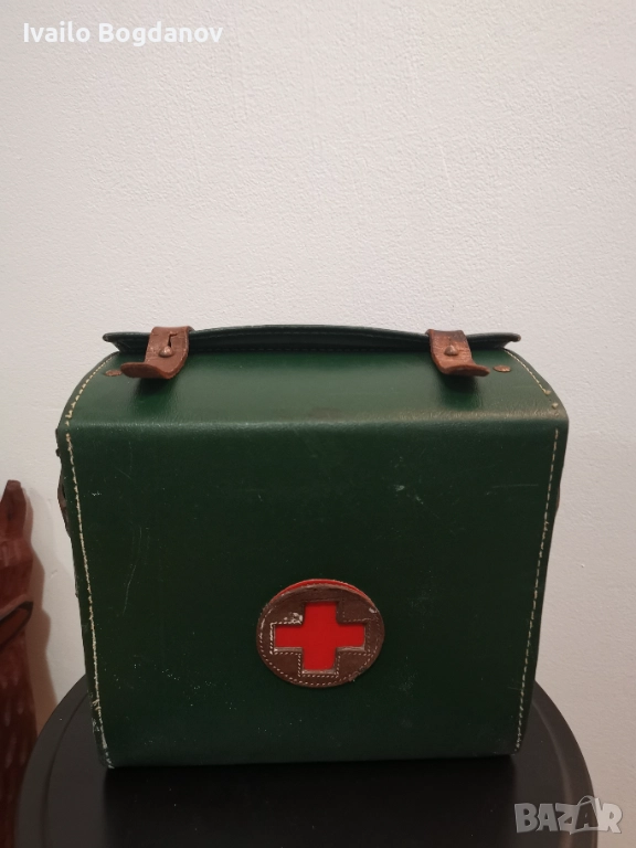 Стара военна чанта за първа помощ, снимка 1