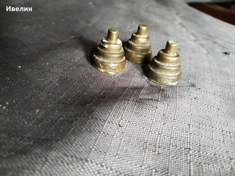 три бронзови крачета, снимка 1