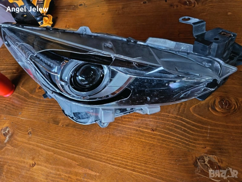 десен фар за мазда3, снимка 1