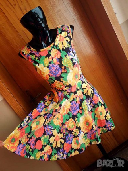 Флорална къса разкроена рокля с гол гръб С/М, снимка 1