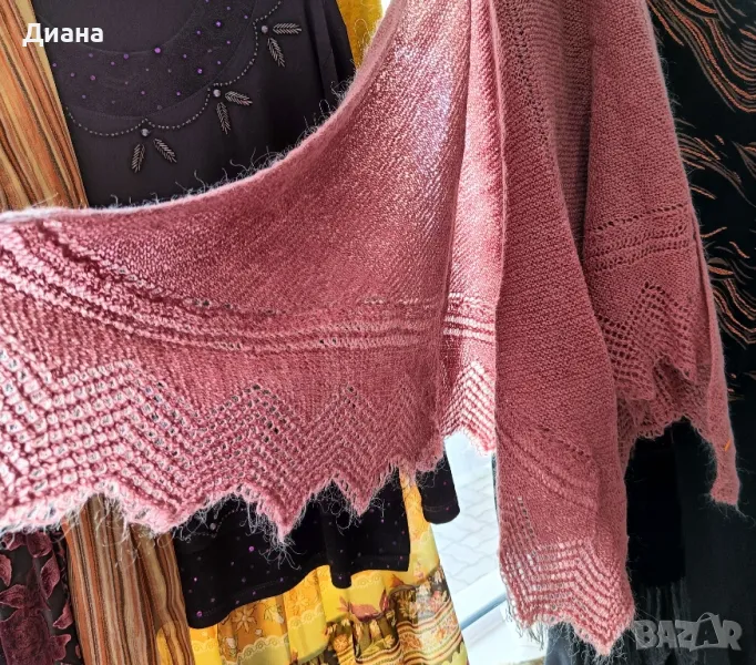 Дамски шалове от естествени материи, снимка 1