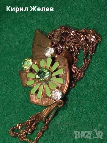 МНОГО КРАСИВ ПОЗЛАТЕН МЕДАЛЬОН КОЛИЕ ВЕРИЖКА МАСИВНА ПОЗЛАТА с БОХЕМСКИ КРИСТАЛИ и ОЛИВИН 20832, снимка 2 - Антикварни и старинни предмети - 32241281