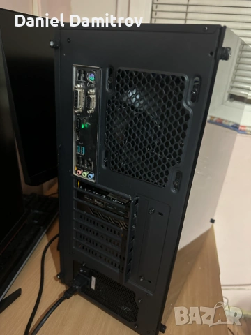 Геймърски компютър i5-8600K,RX 580 8GB,16GB RAM,128GB SSD,500 GB HDD , снимка 4 - Геймърски - 53133316