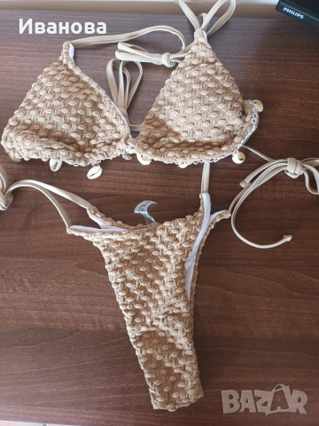 Нов бански с мидички