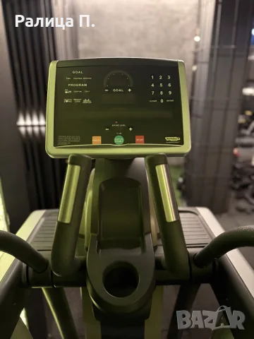Technogym VARIO – Професионален елиптик (премиум клас), снимка 3 - Фитнес уреди - 55983082