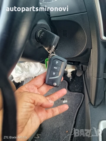 Аурис 2013 дизел НА ЧАСТИ, снимка 7 - Автомобили и джипове - 51159516