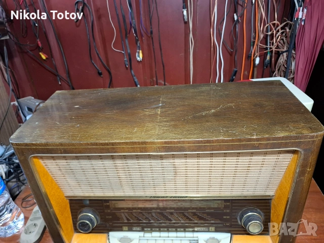 Продава се дървено радио Loewe Opta. , снимка 2 - Антикварни и старинни предмети - 54033908