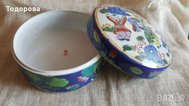 Порцеланова японска кутия за бижута, снимка 3 - Антикварни и старинни предмети - 30161923