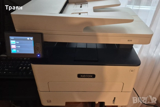 Продавам принтер МФП Xerox B235