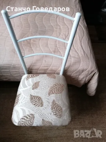 ТРЪБЕН СТОЛ С ТАПИЦИРАНА СЕДАЛКА, ЛЕК, ЗДРАВ И УДОБЕН 