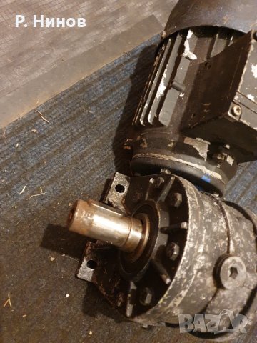 Монофазен ел.двигател 30 оборота, снимка 5 - Електродвигатели - 30711640