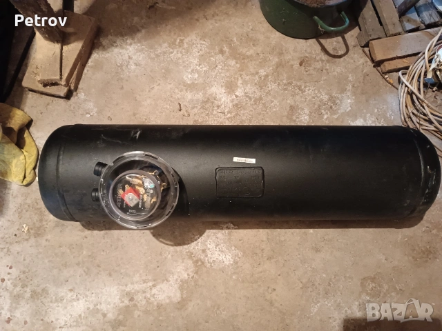 Продавам газова бутилка 40л с документи