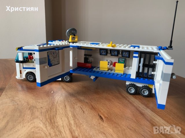 Lego City 60044 - Мобилен полицейски център, снимка 4 - Конструктори - 37612579