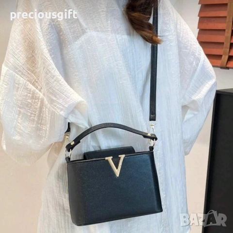 Дамска черна кожена чанта, снимка 6 - Чанти - 53289769