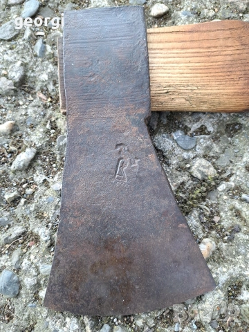 стара брадва