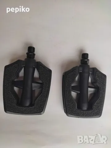 Продавам колела внос от Германия Комплект НОВИ пластмасови педали UNION