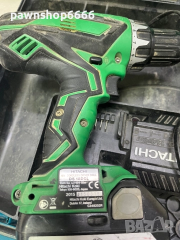 Куфар с два винтоверта Hitachi DS 18DGL, снимка 4 - Куфари с инструменти - 52546151