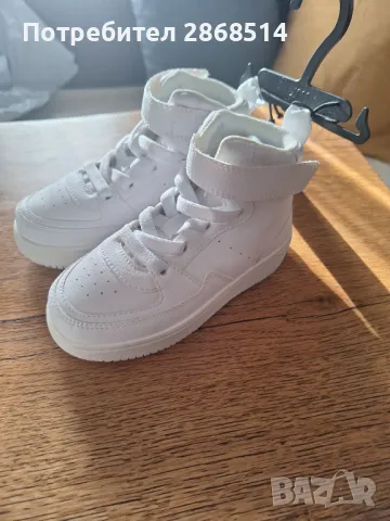 Нови детски кожени обувки HM, номер 26