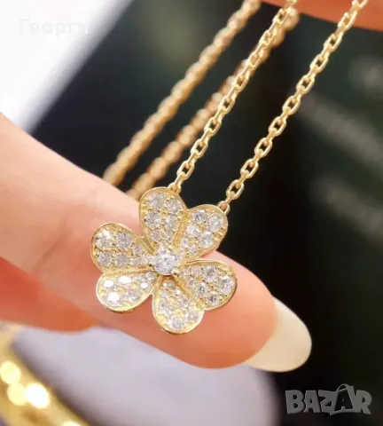 Van Cleef & Arpels колие с мойсанити , снимка 1