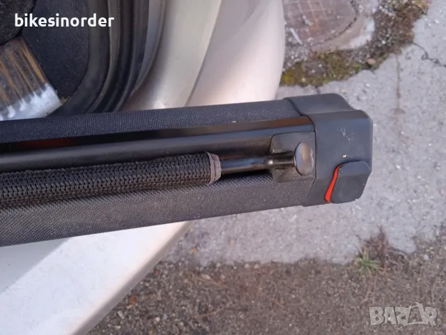 Разделителна щора между купето и багажното на Audi A6 комби , снимка 3 - Аксесоари и консумативи - 48021842