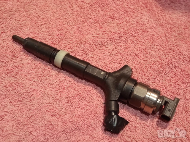 Дюза Denso дизел Common Rail за TOYOTA Corolla Verso Avensis RAV4 - 2.0 D-4D, снимка 2 - Части - 51268797