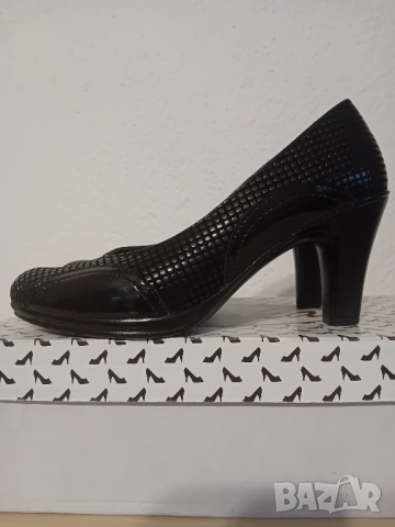 Черни обувки с висок ток, снимка 3 - Дамски обувки на ток - 52112965