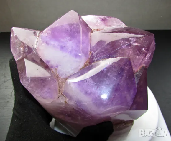 Голям натурален аметист 2.15кг. Размери 15х9х12см. супер за подарък минерал кристал йога рейки