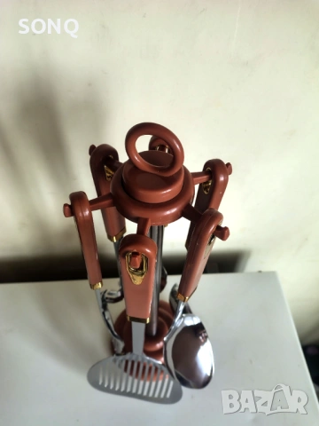 Страхотен Комплект Кухненски Прибори 7 Части И Позлата 24К, снимка 2 - Прибори за хранене, готвене и сервиране - 54008197