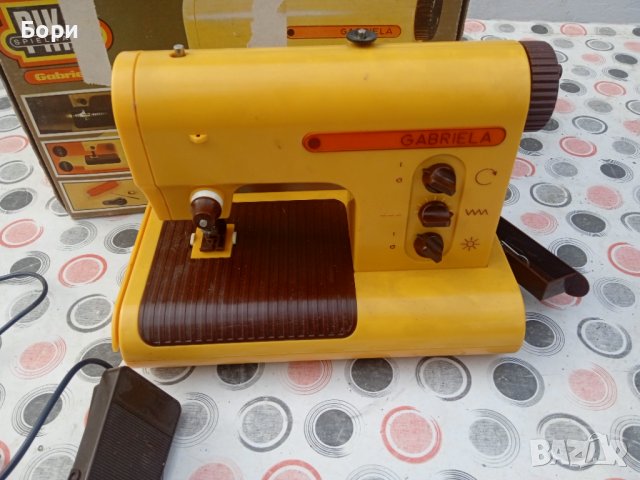 PIKO GABRIELA детска шевна машина ГДР, снимка 2 - Други ценни предмети - 39318774