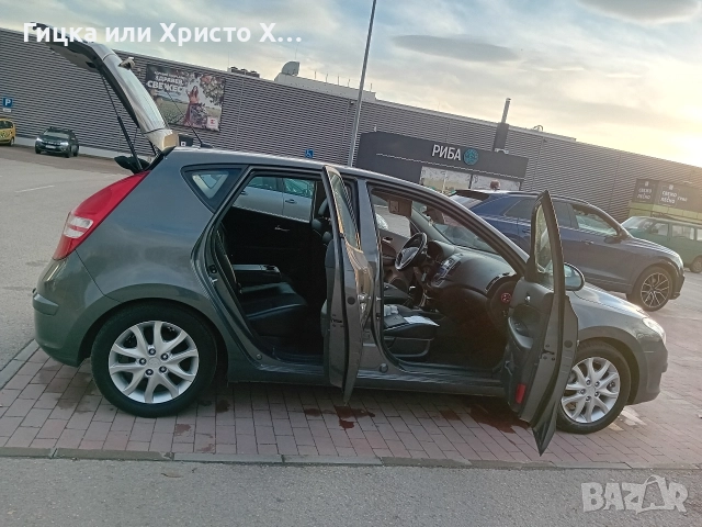 Hyundai i30 1.6i Exclusive , снимка 2 - Автомобили и джипове - 52787477