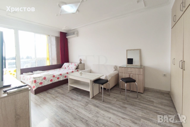 Първа линия за нощувки, двустаен апартамент + отделна кухня ”Плаж 2”, ж.к. Лазур, Бургас, под наем, снимка 4 - Квартири, нощувки - 53914435