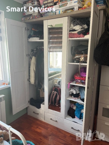 Бял гардероб  143 широк, висок 200 и дълбок 60, снимка 2 - Гардероби - 54095857