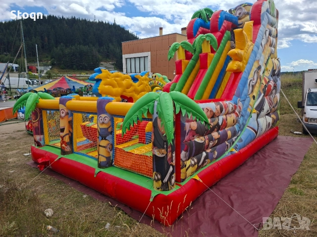 Надуваем замък,,Миньони,,, снимка 3 - Друго търговско оборудване - 52153934