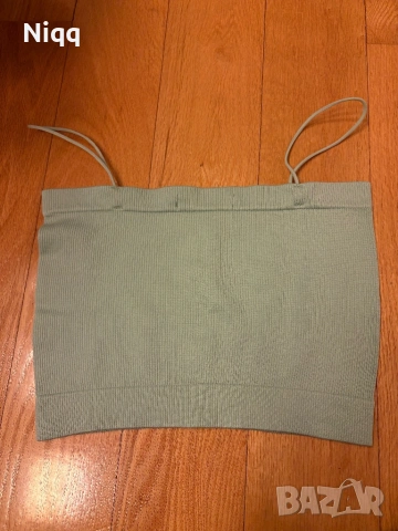 Кроптоп в инетерсен готин цвят