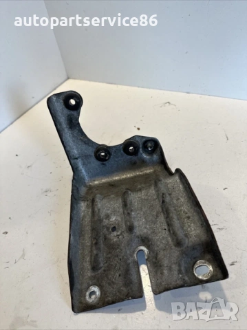 Стойка/скоба за монтаж за Volvo XC90 2.4D 185HP D5 (2007) , снимка 2 - Части - 54021111