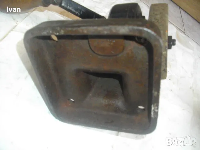 Ръчен ШМИРГЕЛ със собствена стойка Чугунен ф125мм Масивен 4,5 кг Старо качество Немски, снимка 13 - Други инструменти - 47364931