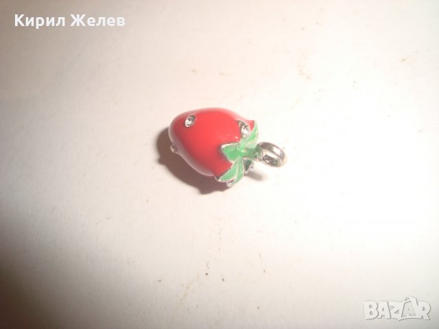 ЕМАЙЛИРАНА ЯГОДА с МИНИАТЮРНИ ЦИРКОНИ АРТ ВИСУЛКА МЕДАЛЬОН 13821, снимка 5 - Колиета, медальони, синджири - 30568681