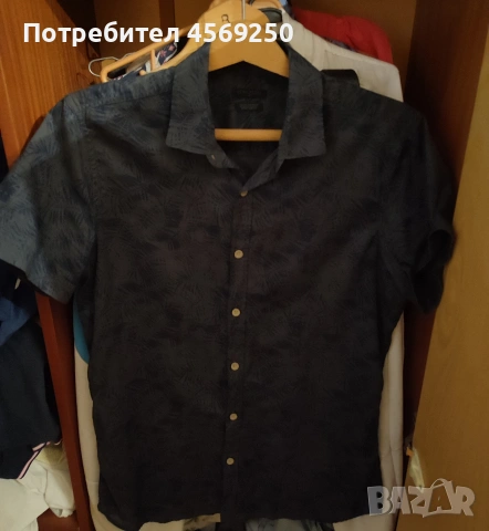 Чисто нова тъмносиня лятна риза с тропически мотиви – ТОП състояние!