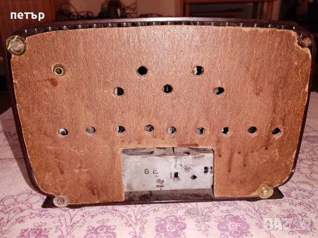 Малко старо радио Филипс, снимка 6 - Антикварни и старинни предмети - 42851690