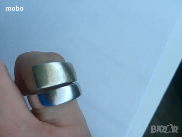 Красив сребърен пръстен, с добавка златното PVD покритие.Тегло 11.94 г,про