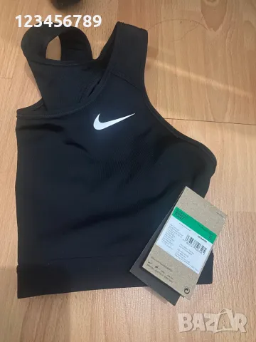 Черно бюстие на Nike, снимка 3 - Бельо - 47549542