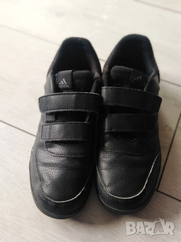 Маратонки адидас