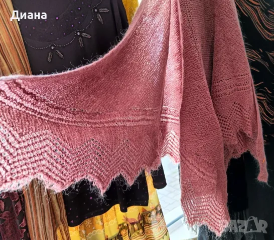 Дамски шалове от естествени материи