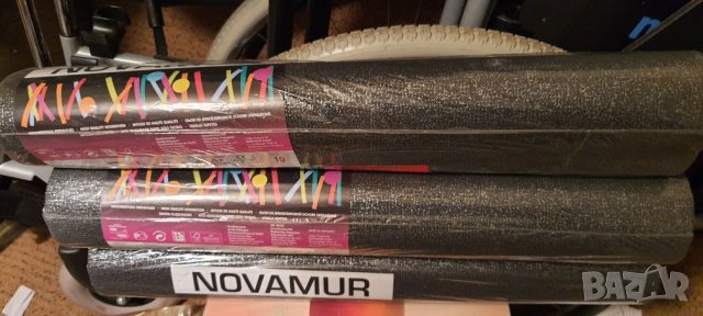 Тапети със сребрист блестящ ефект 